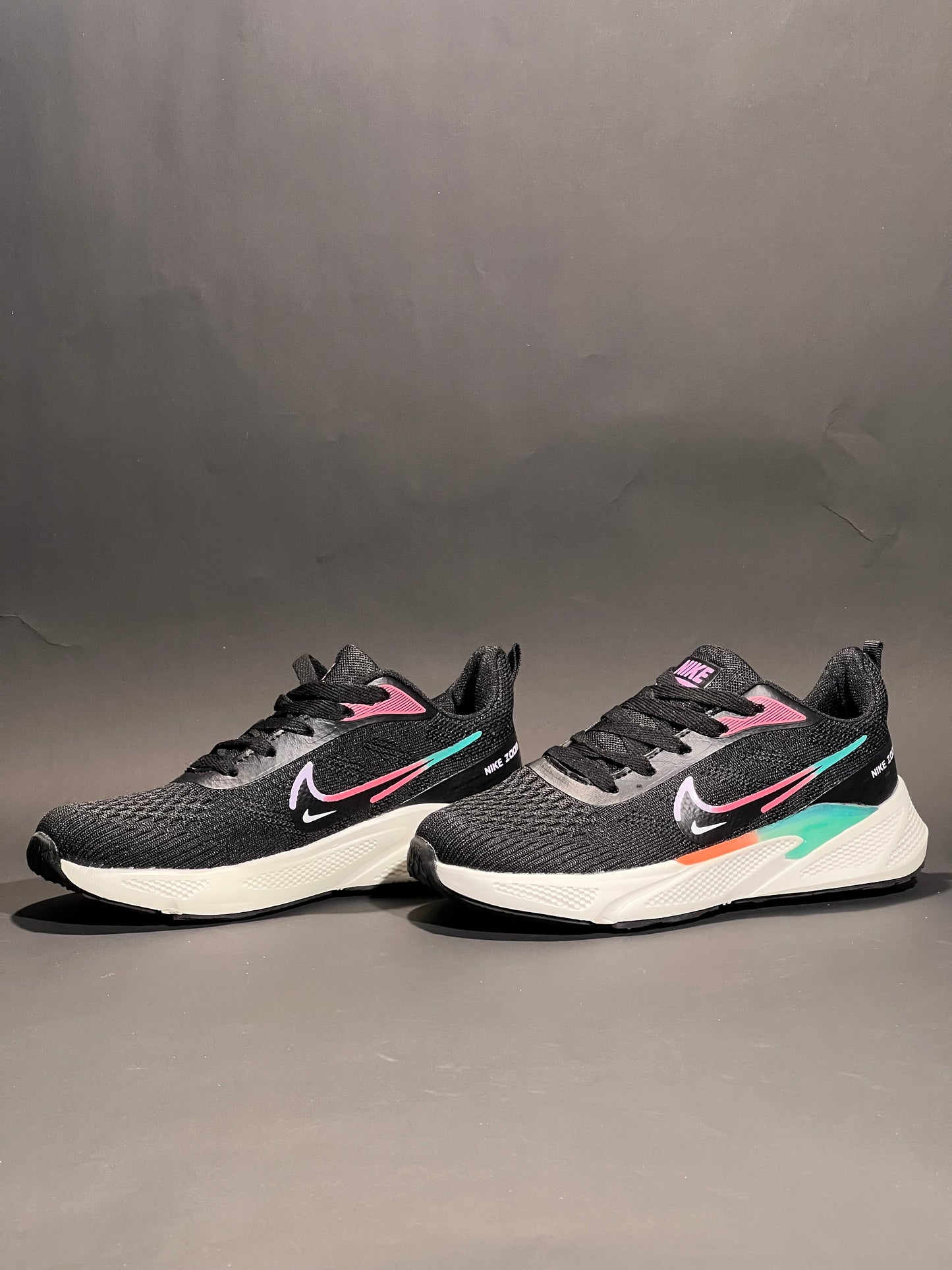 NIKE ZOOM NOIRE +VERT ORANGE